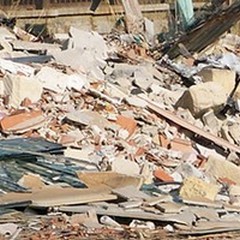 Scarica rifiuti edili in un terreno: denunciato un imprenditore edile andriese