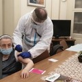 Suor Vittoria, la prima over 80 ad essere vaccinata ad Andria