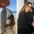 Medico andriese trova in riva al mare una bottiglia con all’interno foto autografata di Ornella Muti