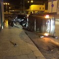Auto ribaltata in via Lissa: due 22enni feriti