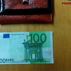 Banconote false, arrestata una donna andriese 50enne