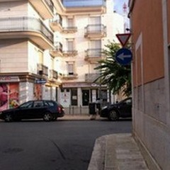 Rapina ad un supermercato in via Bandiera e Moro