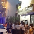 Incendio in via Terenzio: 35enne trasportato in ospedale per piccole ustioni e per aver inalato del fumo