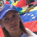 La figlia del sindaco di Caracas invia un video per ringraziare Andria del sostegno alla lotta per la libertà del Venezuela