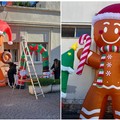 Il Villaggio di Babbo Natale accoglie gli alunni all’ingresso della scuola primaria “ Giuseppe Verdi”