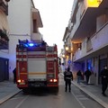 Allarme rientrato in via Cavallotti per un piccolo incendio: intervento della Polizia Locale e Vigili del fuoco