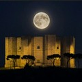 Castel del Monte e la luna piena