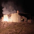 Fiamme in un fabbricato di campagna