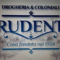 La "Drogheria&Coloniali-Prudente " riceverà la premiazione di negozio storico dal 1934