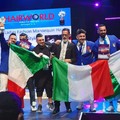 Mario Piccininno e la sua squadra sul podio del Campionato Mondiale di Parigi
