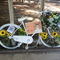 Una nuova sella installata sulla  "ghost bike " dedicata a Patrizia Paradiso