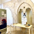 "Uno di noi ", un'installazione per Patrick Zaki nella Biblioteca Comunale di Andria