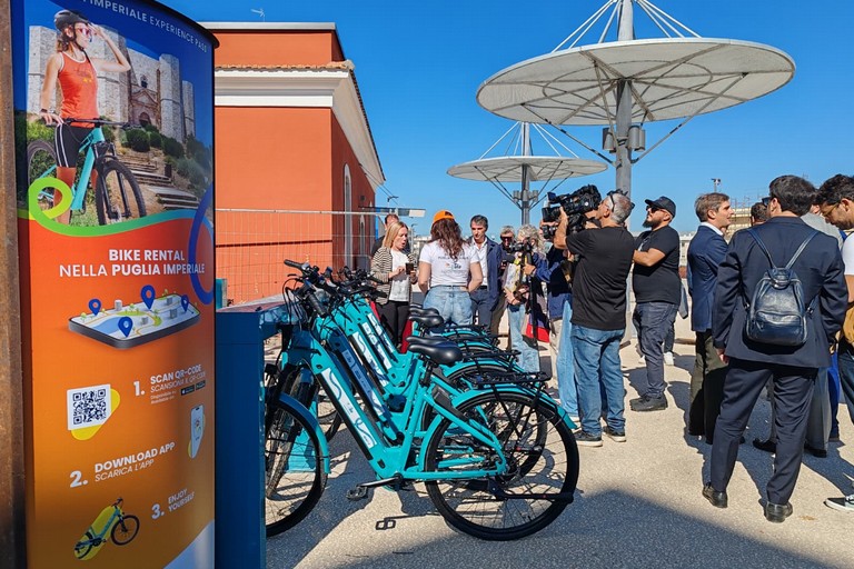 Presentato nella ciclostazione di via Barletta il nuovo bike sharing