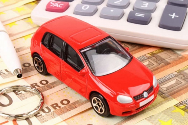 Bollo auto abolito dal 2027: oltre 140mila veicoli esentati nella Bat. Impatto forte su Barletta, Andria e Trani