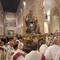 La statua della Madonna dei Miracoli portata in processione dal suo Santuario alla Cattedrale