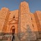 Alba di Solstizio a Castel del Monte: un raduno spontaneo per accogliere l’estate