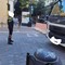 Viale Crispi, mezzo pesante della raccolta rifiuti tenta di entrare nella zona pedonale recentemente rinnovata