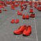 Mille scarpette rosse per l'installazione di "Zapatos Rojos"