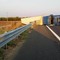 Camion con angurie si ribalta sull'A14 tra Andria e Trani