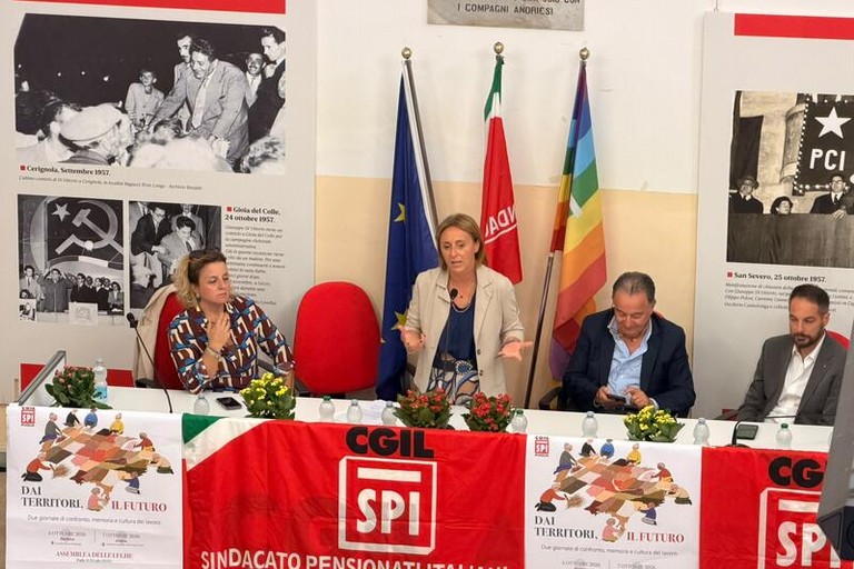 Cittadinanza onoraria a Giuseppe Di Vittorio: l’annuncio della Sindaca Bruno alla Camera del lavoro
