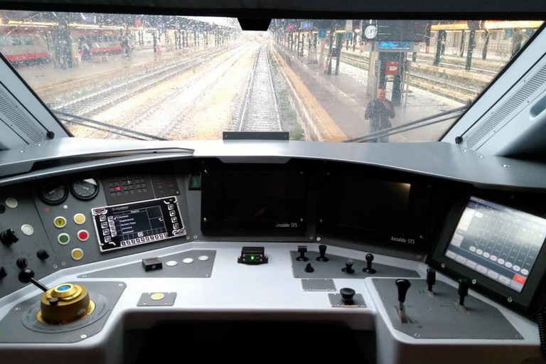 cabina di guida di un treno