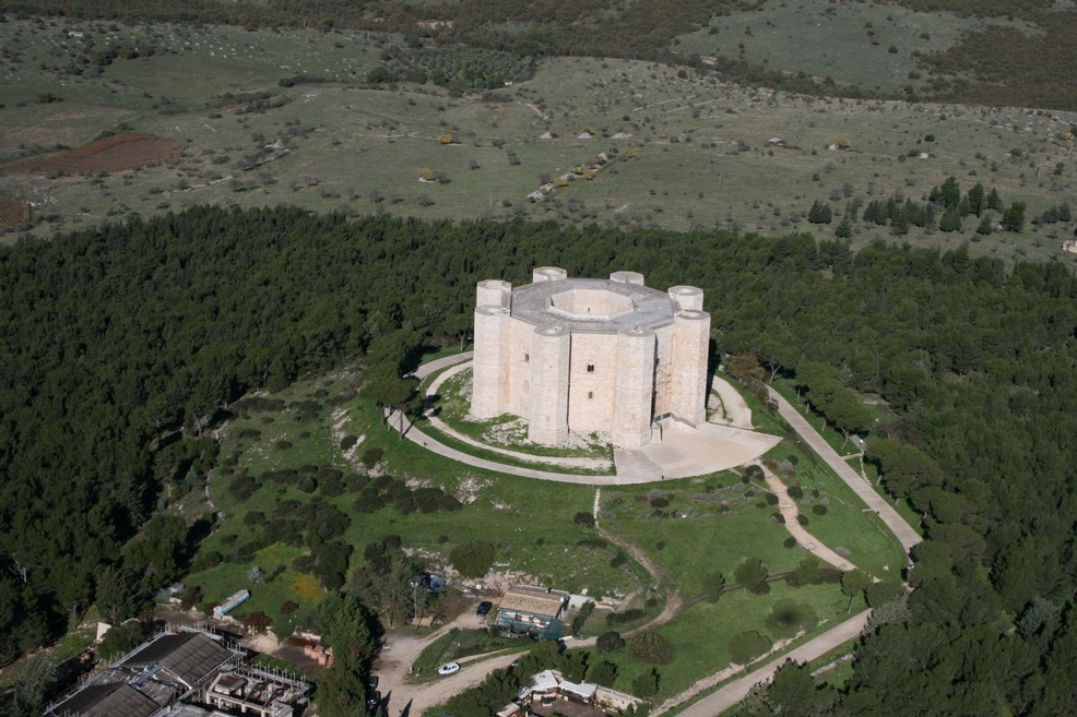 Castel del Monte dall'alto