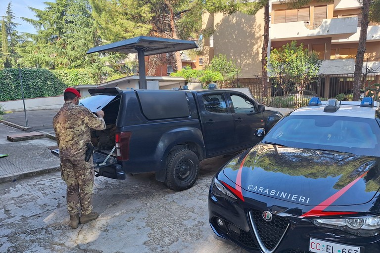 Controlli e perquisizioni dei Carabinieri in alcuni immobili del quartiere Europa
