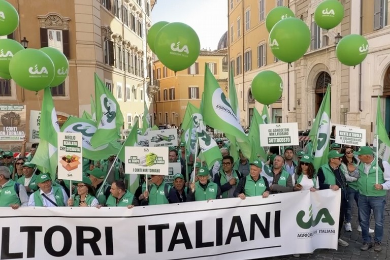 Centinaia di agricoltori pugliesi a Roma con CIA Puglia: “Non ce la facciamo più”