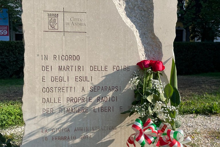 Cippo commemorativo 10 febbraio giorno del ricordo