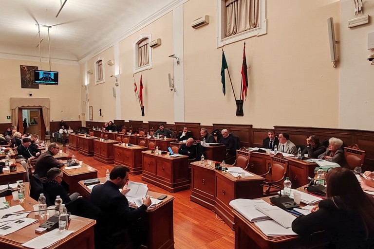 In consiglio comunale approvato il regolamento degli impianti di telefonia mobile