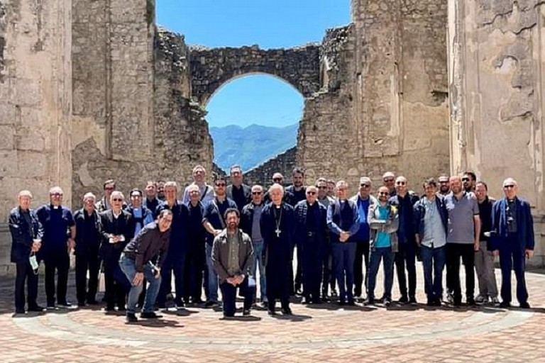 il clero della Diocesi di Andria in visita all'Abbazia del Goleto