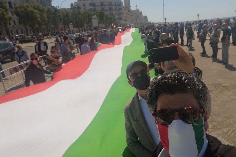 Anche da Andria alla manifestazione del centrodestra unito in piazza a Bari