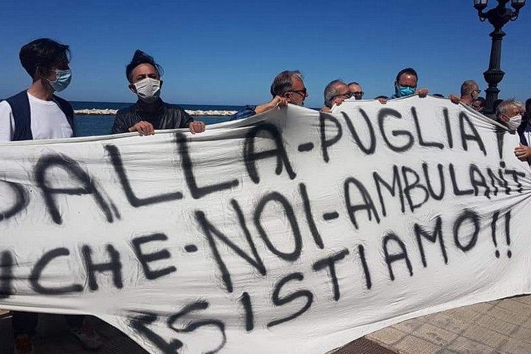 manifestazione dei mercatali ambulanti