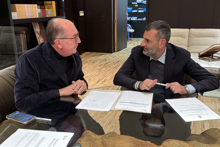 Liste d’attesa in sanità, Decaro firma provvedimento: l’obiettivo è il recupero delle prestazioni ambulatoriali prenotate