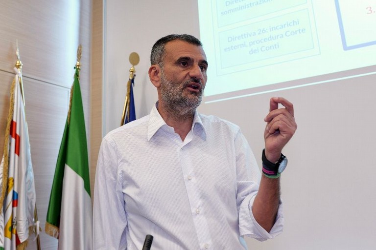 Decaro presenta la manovra sanità nell’ambito del riequilibrio economico del SSR riferito all’esercizio 2025