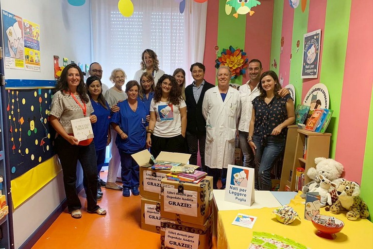 Donata una libreria per i piccoli pazienti dell'ospedale di Andria