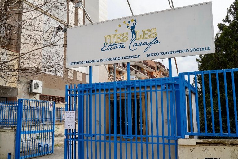 Andria, il PoliBus fa tappa al Polo tecnico Liceale “Ettore Carafa”: focus su STEM e orientamento &nbsp;