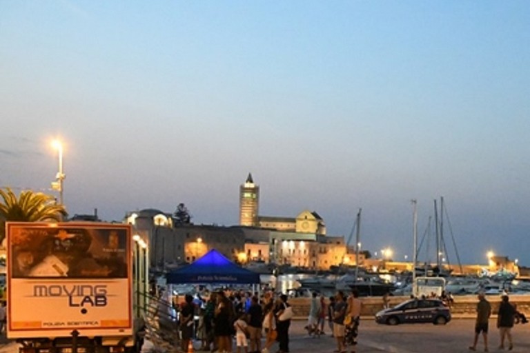 Laboratorio mobile della Polizia di Stato