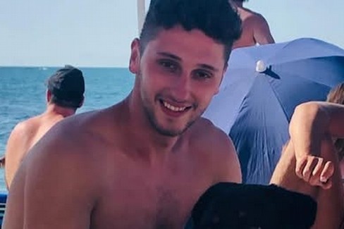 Cade da sei metri di altezza, operaio 30enne originario di Andria muore a Modugno