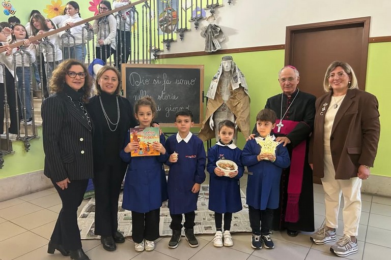 Mons Mansi visita l'IC Oberdan Vittorio Emanuele III