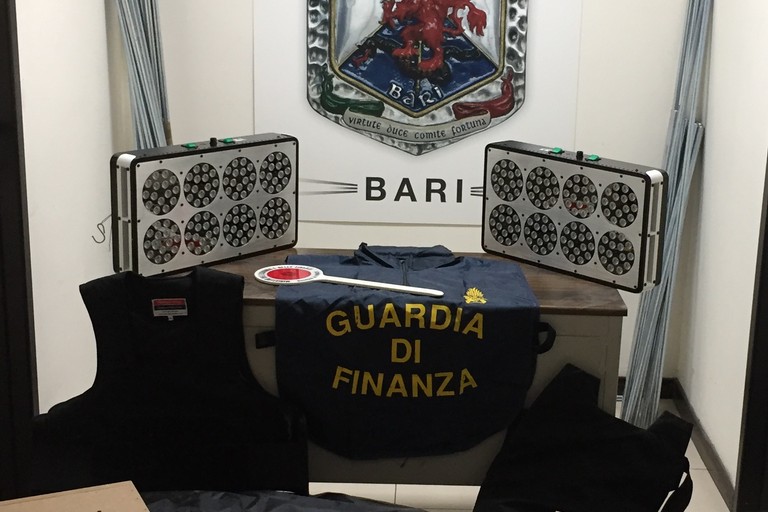 droga sequestrata dalla Guardia di Finanza