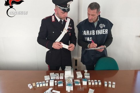 sequestro di farmaci da parte dei Carabinieri
