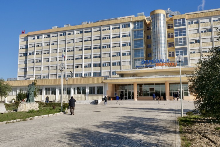 Michele Emiliano all'ospedale