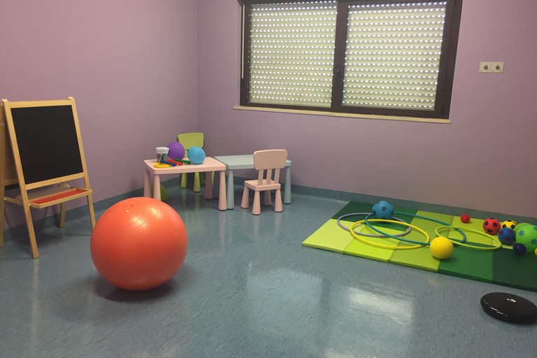 asilo e giochi per bambini