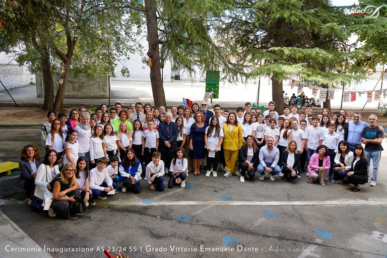 Scuola Vittorio Emanuele III – Dante Alighieri di Andria: un inizio di Anno Scolastico all'insegna di Costituzione e Legalità