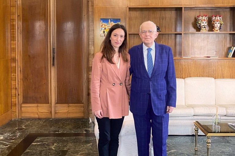 Sara Di Bari con il Prefetto di Forlì Cesena