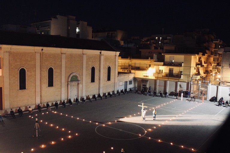 Via Crucis con i giovani nel cortile dell’Oratorio Salesiano