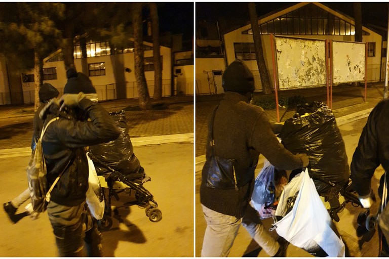 furto di vestiti usati dai cassonetti situati per strada
