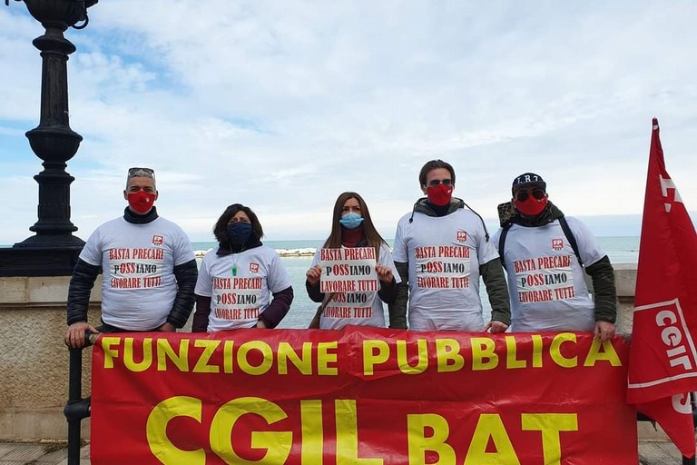 Oss e precari della sanità