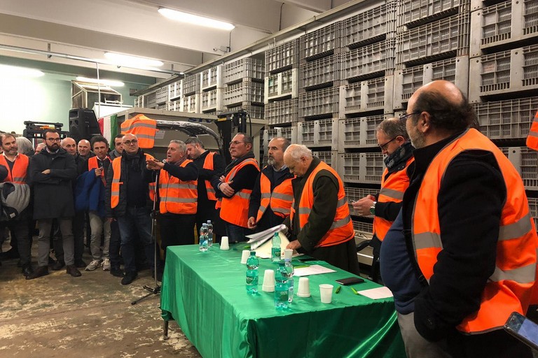Gilet arancioni in assemblea a Ruvo di Puglia